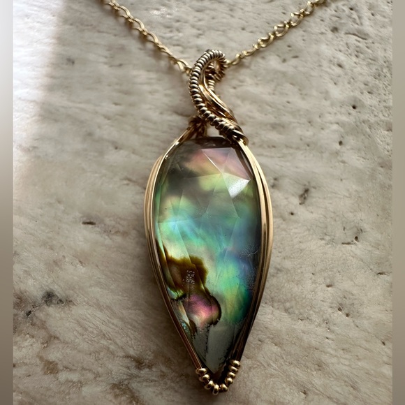 artifice jewelry Jewelry - 14k Gold Fill Abalone Quartz Healing Necklace Pendant